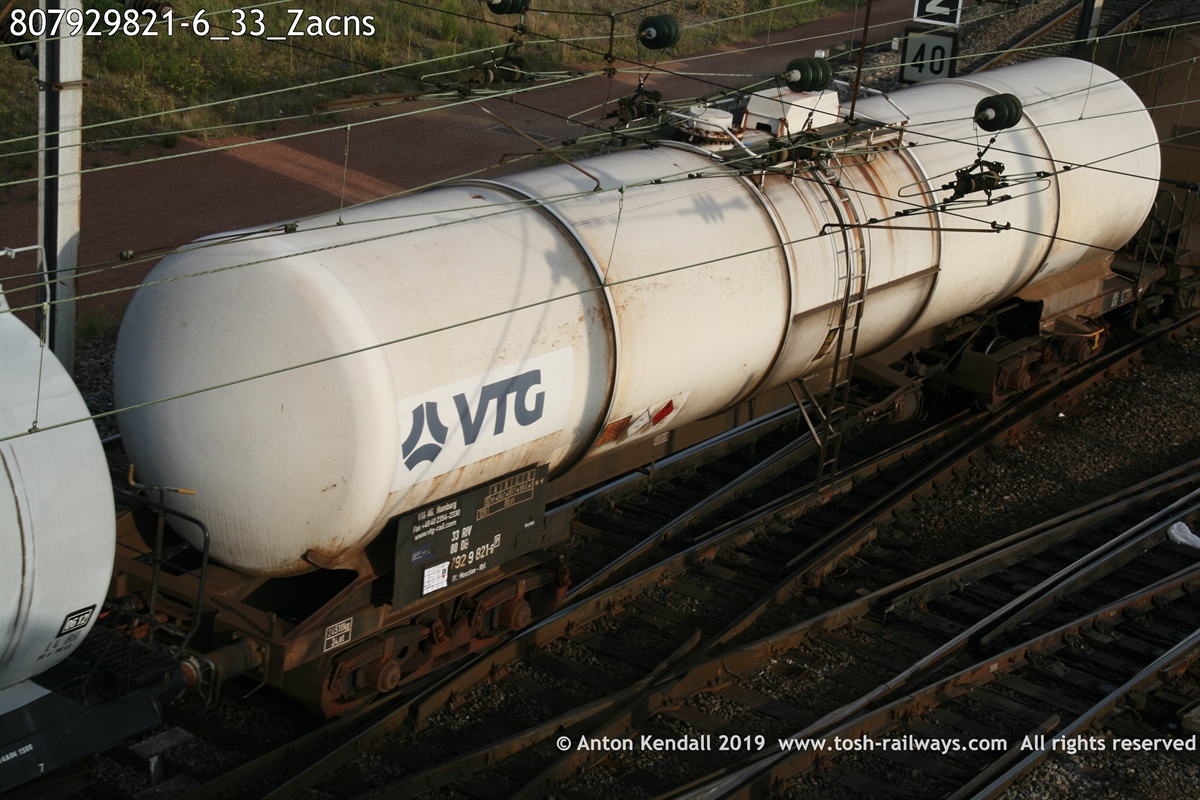 807929821-6_33_Zacns.JPG